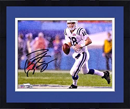 Încadrat Peyton Manning Indianapolis Colts Colts Autografat 8 X 10 Super Bowl XLI care rulează în ploaie - Fotografii NFL autografate